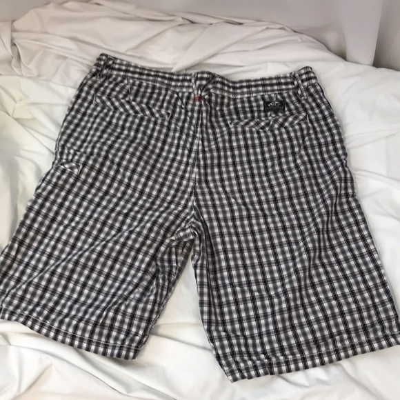 Vans Off The Wall Plaid Shorts Size 32 - Picture 2 of 9